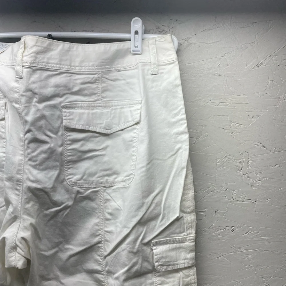 Time and Tru White Cargo Capri Pants - Picture 12 of 14